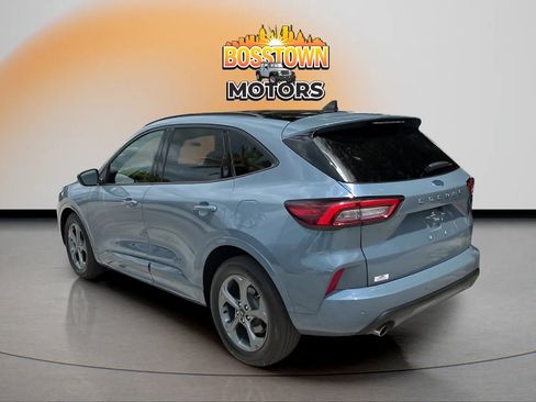 Used 2023 Ford Escape ST-Line w/ Tech Pack #1 FWD image 3