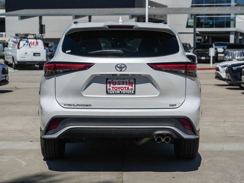 Used 2022 Toyota Highlander XSE FWD image 7