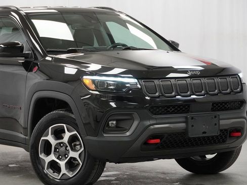Certified 2022 Jeep Compass Trailhawk w/ Trailhawk Elite Group image 4