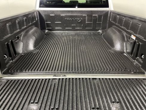 Used 2018 RAM 1500 Tradesman AWD/4WD image 10
