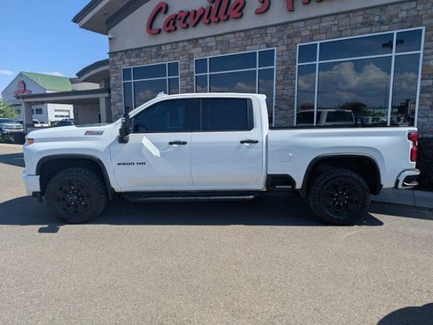 Used 2022 Chevrolet Silverado 2500 LTZ w/ LTZ Plus Package AWD/4WD image 2