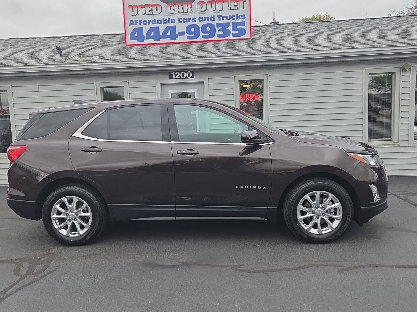 Used 2020 Chevrolet Equinox LT FWD image 2