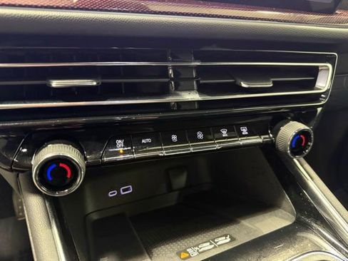 Used 2025 Chevrolet Traverse Z71 w/ Driver Confidence Package image 22