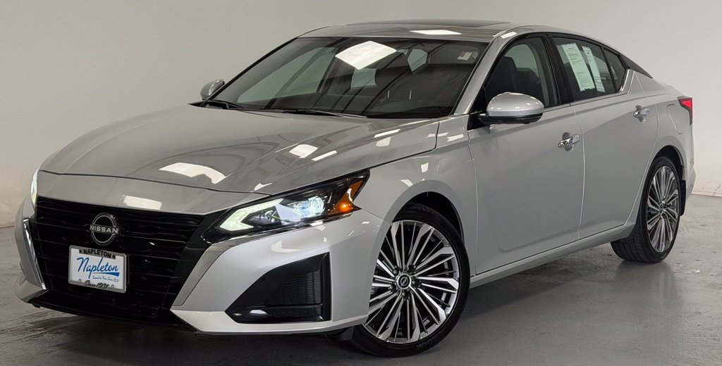 Used 2024 Nissan Altima 2.5 SL FWD image 1