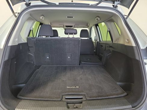 Used 2023 Nissan Rogue SV FWD image 25