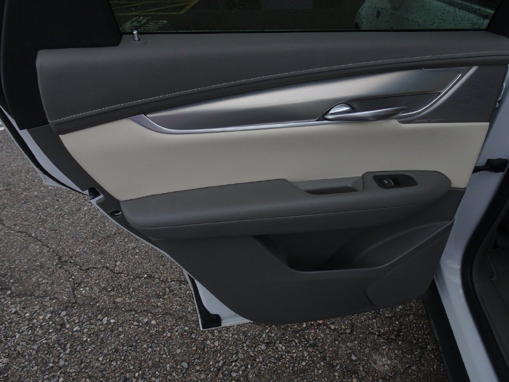 Used 2024 Cadillac XT5 Premium Luxury AWD/4WD image 16