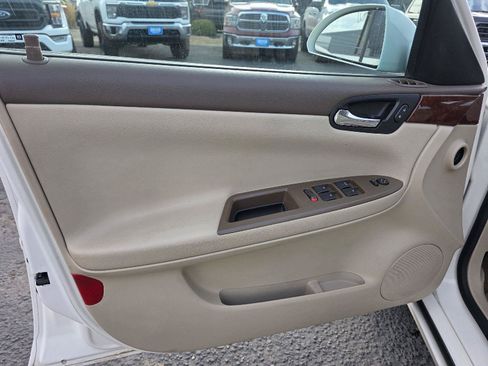 Used 2008 Chevrolet Impala LT FWD image 9