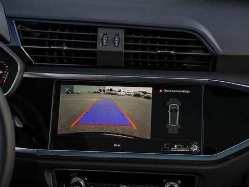 New 2025 Audi Q3 2.0T Premium image 14