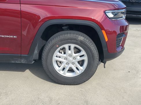 Used 2025 Jeep Grand Cherokee Laredo w/ Trailer Tow Package image 7