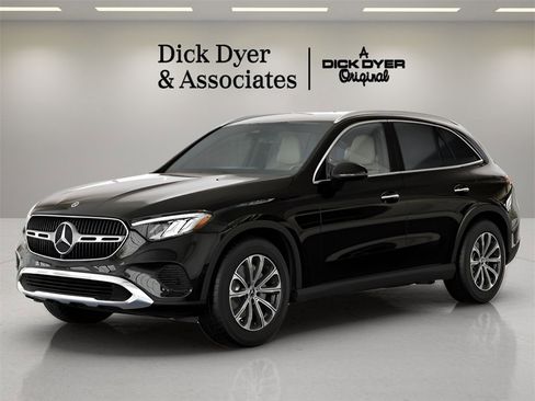 Used 2025 Mercedes-Benz GLC 300 GLC 300 image 24