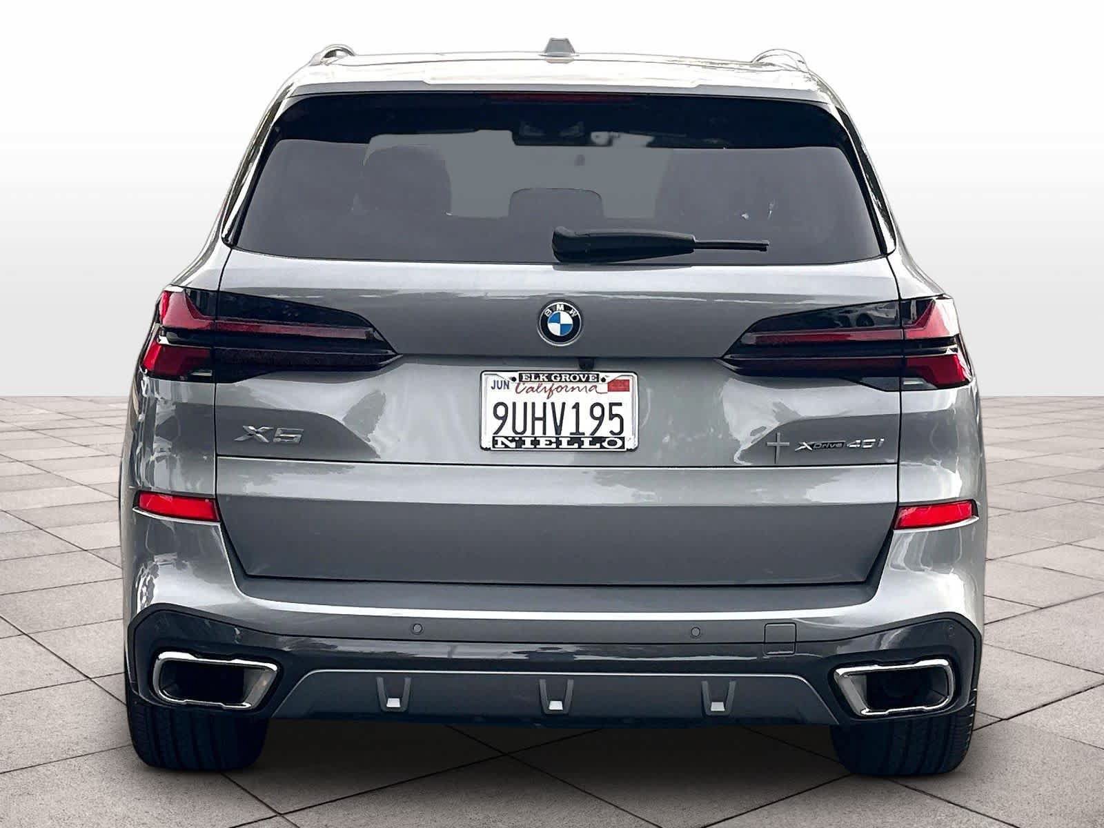 Used 2026 BMW X5 xDrive40i w/ M Sport Package AWD/4WD image 5
