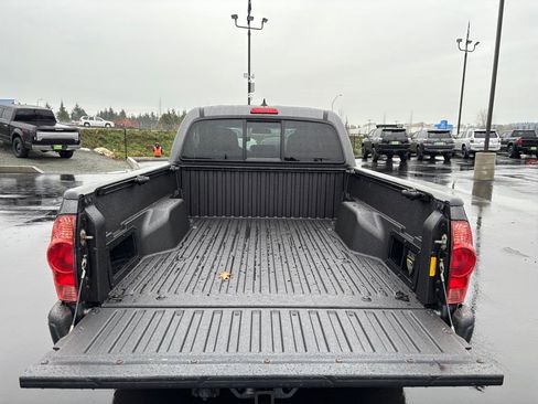 Used 2014 Toyota Tacoma PreRunner image 26