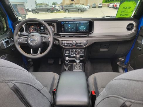 Used 2024 Jeep Wrangler Sport S image 16