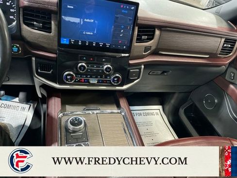 Used 2023 Ford Expedition Limited AWD/4WD image 28