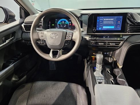 Used 2025 Toyota Camry LE FWD image 9