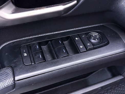 Used 2024 Toyota Tacoma TRD Off-Road AWD/4WD image 19