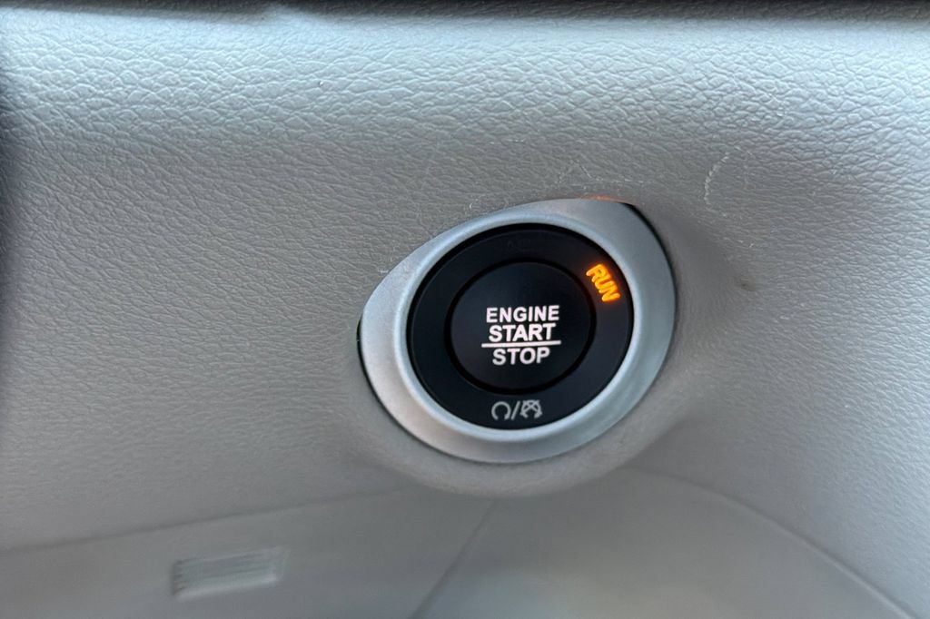 Used 2023 Chrysler Voyager LX FWD image 20