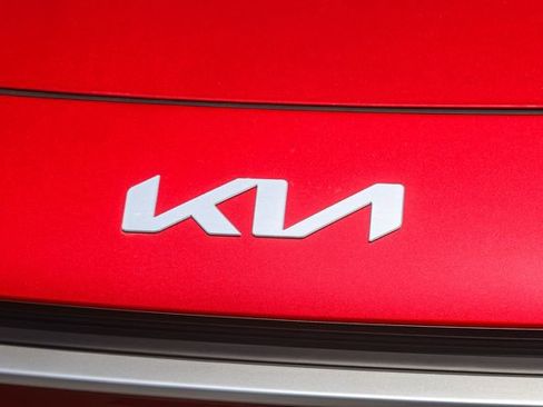 New 2026 Kia Niro LX FWD image 14