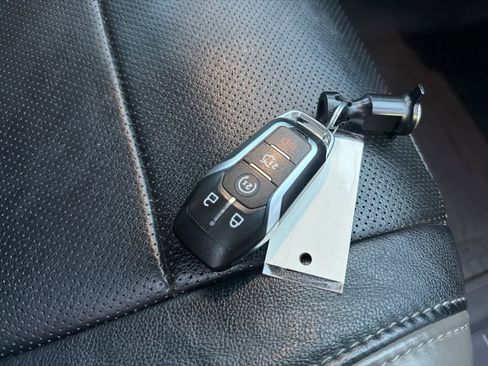 Used 2017 Ford F150 Raptor w/ Equipment Group 802A Luxury image 34