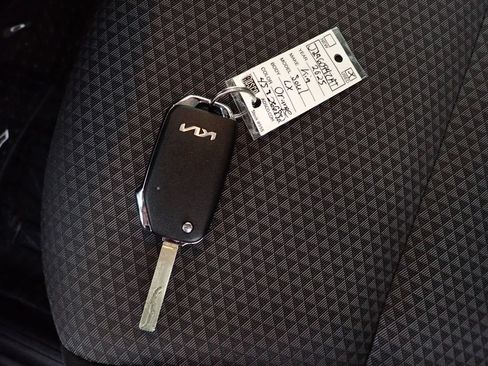 Used 2025 Kia Soul LX FWD image 40