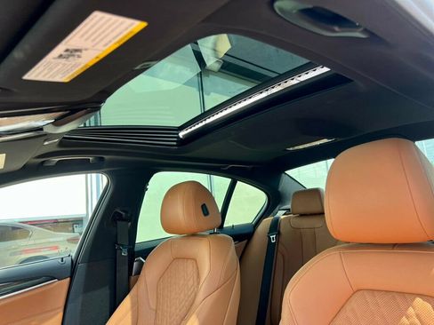 Used 2021 BMW 530i w/ Convenience Package RWD image 27