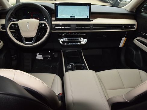 New 2026 Lincoln Corsair Grand Touring w/ Jet Appearance Package AWD/4WD image 16