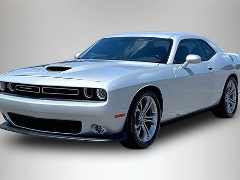 Used 2020 Dodge Challenger R/T RWD image 2