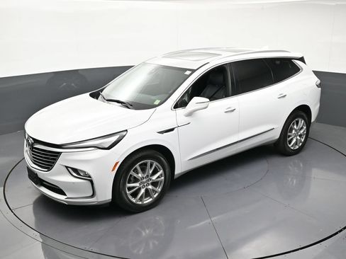 Certified 2024 Buick Enclave Essence w/ Experience Buick Package AWD/4WD image 16