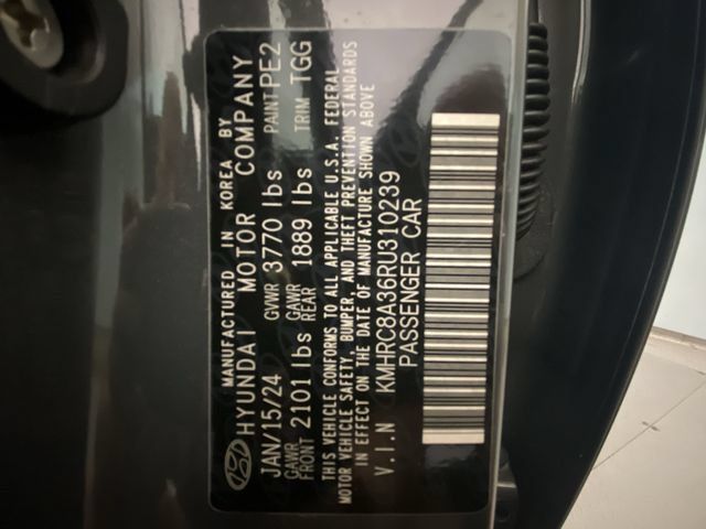 Used 2024 Hyundai Venue SEL FWD image 27
