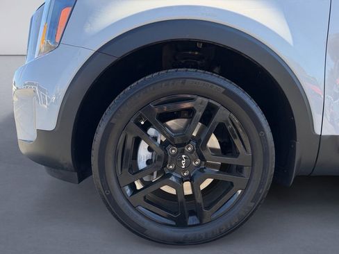 Used 2023 Kia Telluride EX X-Line image 9