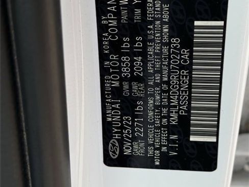 Used 2024 Hyundai Elantra SEL image 31