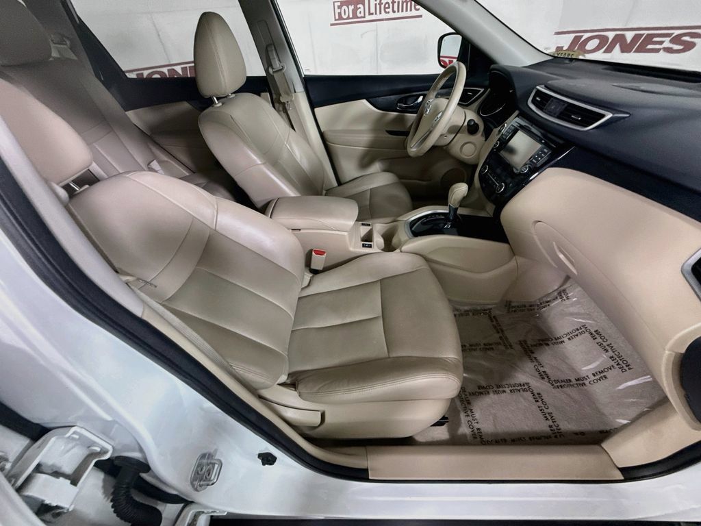 Used 2015 Nissan Rogue SL w/ SL Premium Package FWD image 32