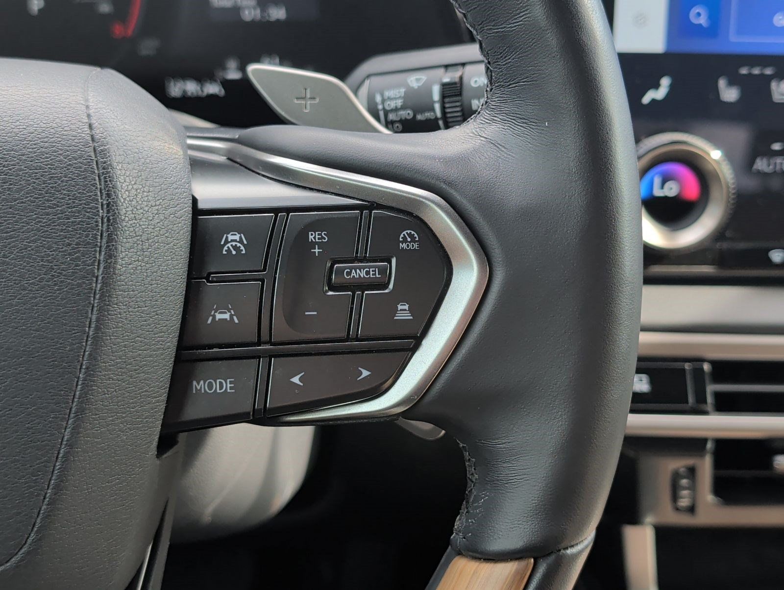 Used 2025 Lexus RX 350 Premium w/ Accessory Package (Z1) FWD image 15