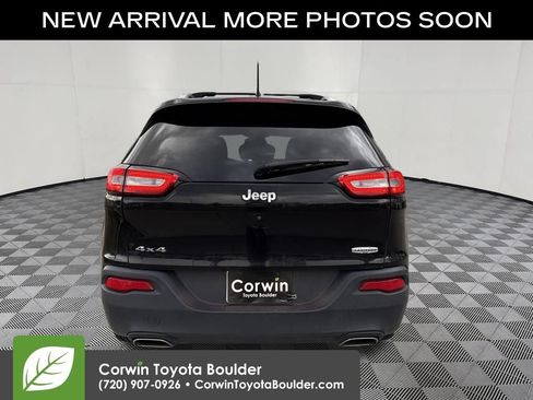 Used 2016 Jeep Cherokee Latitude w/ Cold Weather Group AWD/4WD image 6