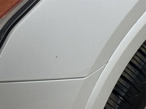 Used 2018 Chevrolet Traverse Premier w/ Driver Confidence II Package image 40