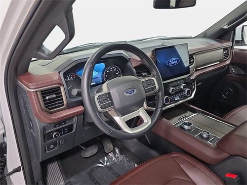 Used 2024 Ford Expedition Max Limited image 16