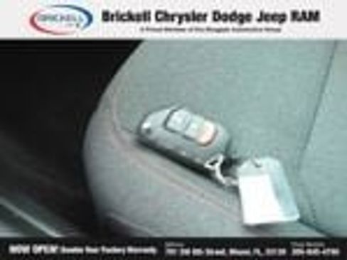 Used 2025 Jeep Wrangler Unlimited Rubicon AWD/4WD image 24