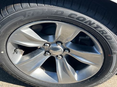 Used 2018 Dodge Challenger SXT RWD image 17