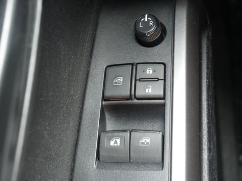 Used 2022 Toyota Tacoma SR5 AWD/4WD image 27