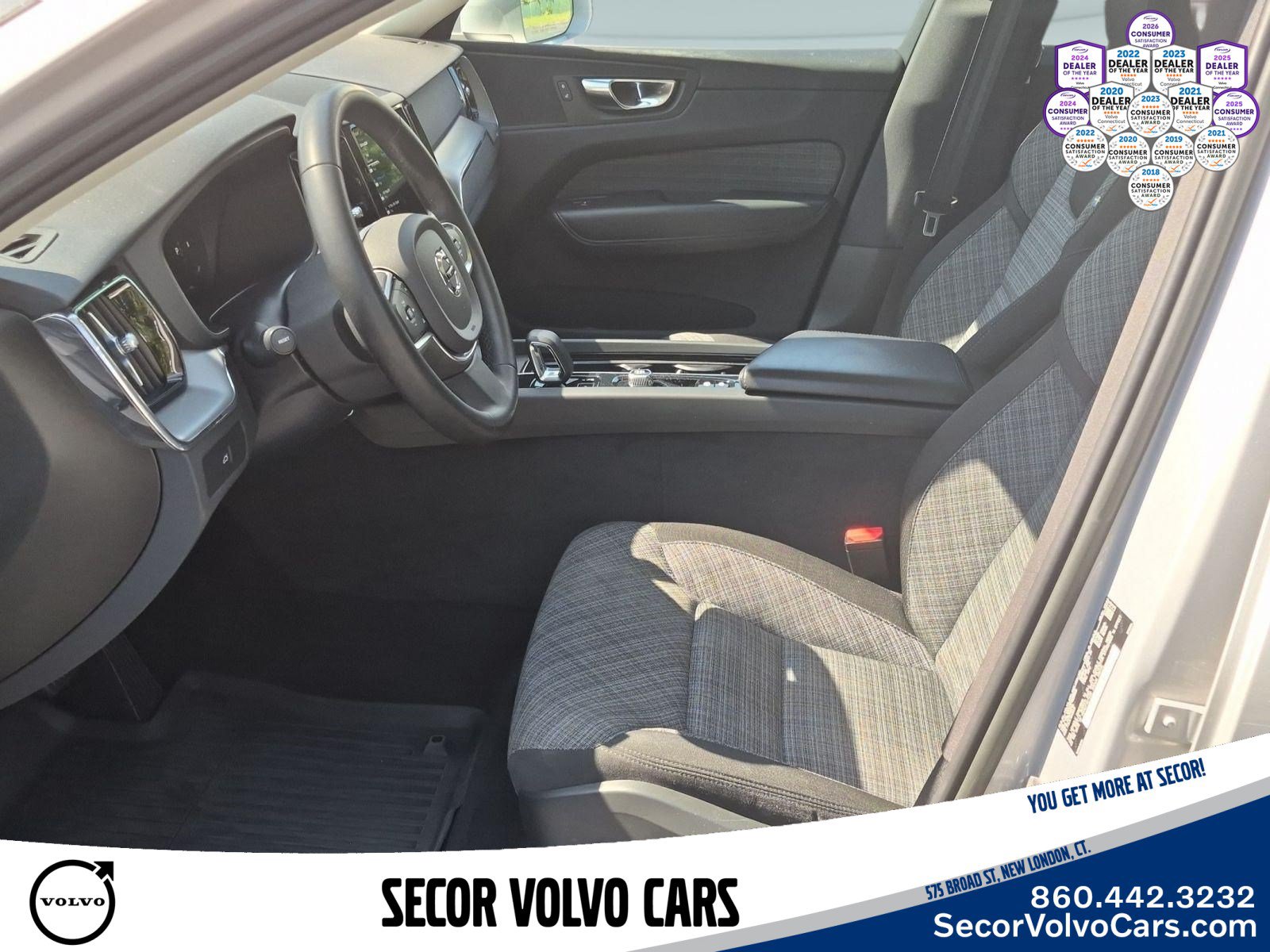 Used 2023 Volvo XC60 B5 Core AWD/4WD image 17