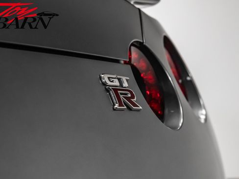 Used 2013 Nissan GT-R Black Edition image 13