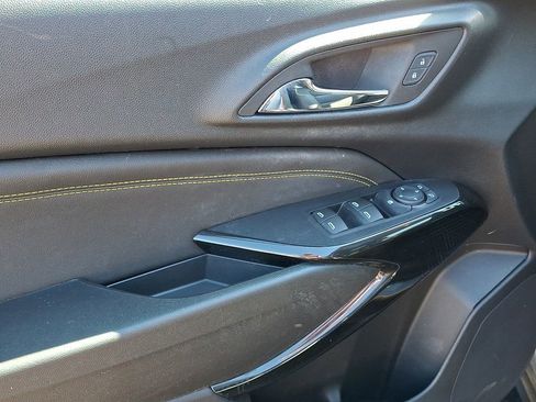 Used 2024 Chevrolet Trax ACTIV w/ Sunroof Package image 12