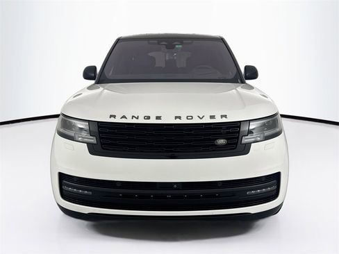 Certified 2023 Land Rover Range Rover SE image 2