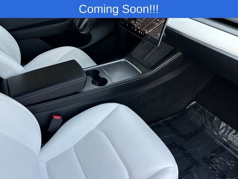 Used 2024 Tesla Model Y Long Range image 17