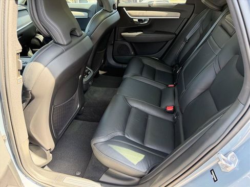 Certified 2022 Volvo V90 B6 Cross Country w/ Lounge Package AWD/4WD image 12