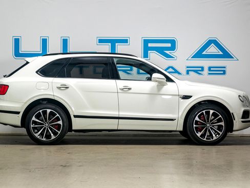 Used 2017 Bentley Bentayga image 9