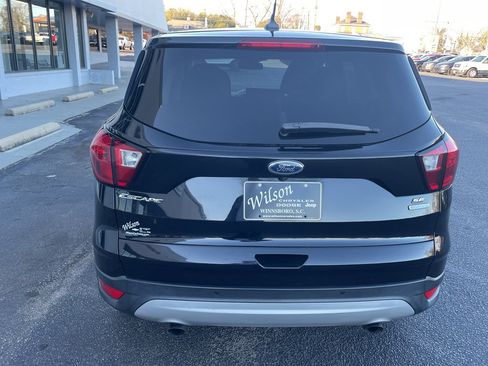 Used 2019 Ford Escape SE image 6