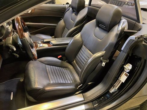 Used 2013 Mercedes-Benz SL 550 w/ Premium Pkg image 30