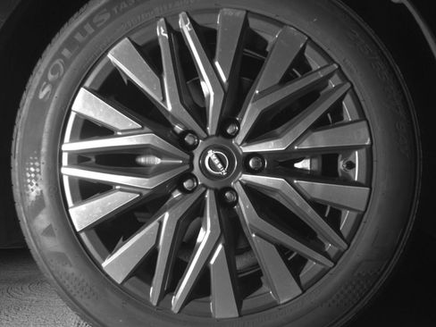 Used 2025 Nissan Altima 2.5 SV FWD image 16