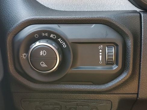 New 2025 Jeep Gladiator Sport image 38